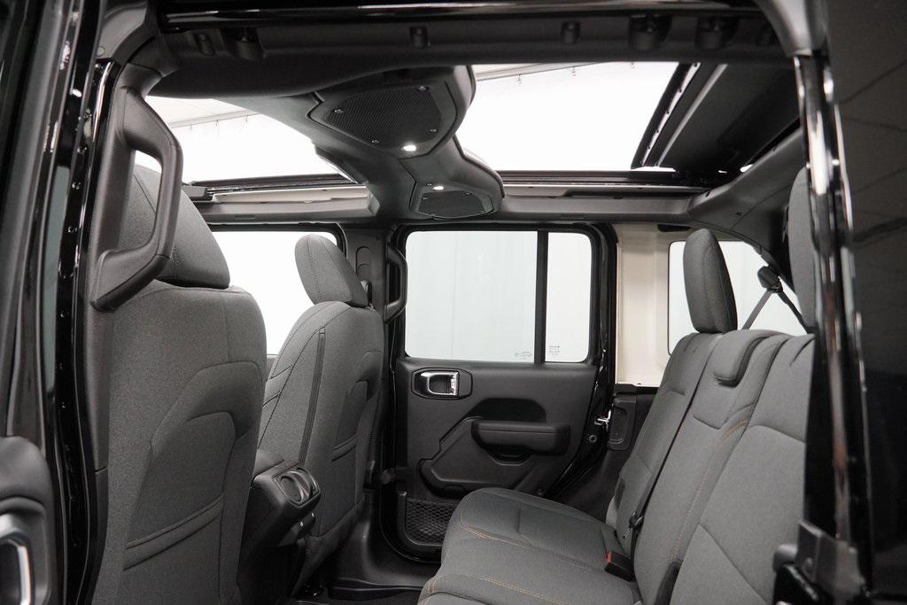 new 2025 Jeep Wrangler car, priced at $46,875