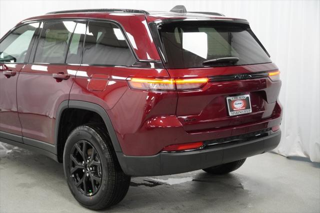 new 2025 Jeep Grand Cherokee car, priced at $39,030