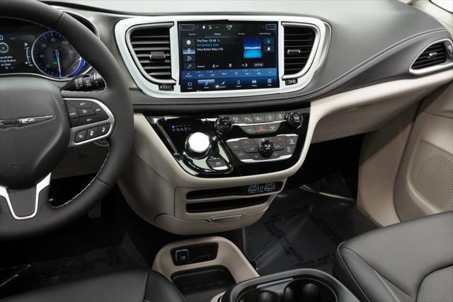 new 2024 Chrysler Pacifica car, priced at $40,495