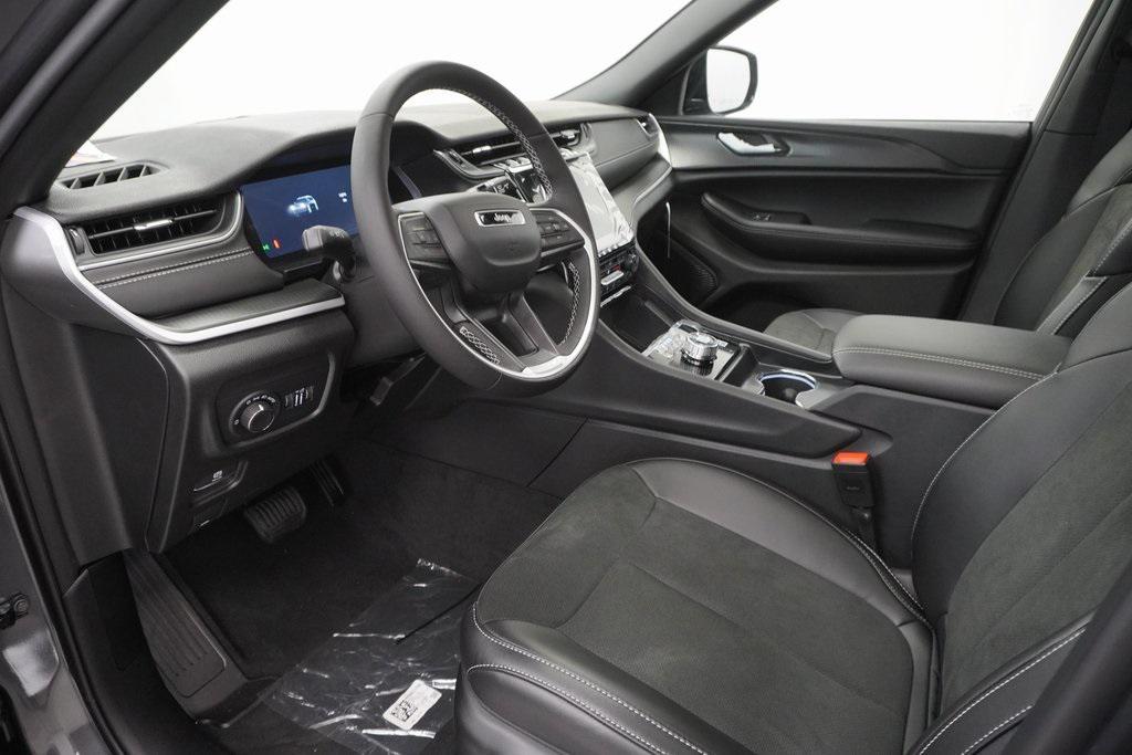new 2025 Jeep Grand Cherokee L car, priced at $41,230