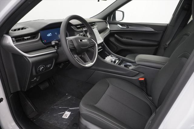 new 2025 Jeep Grand Cherokee car, priced at $34,280
