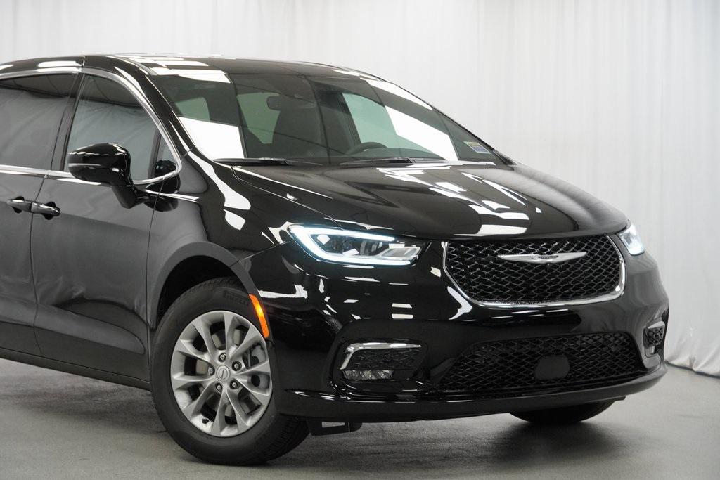 new 2026 Chrysler Pacifica car, priced at $43,165