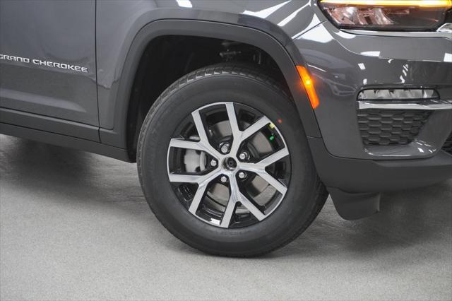 new 2025 Jeep Grand Cherokee car, priced at $41,760