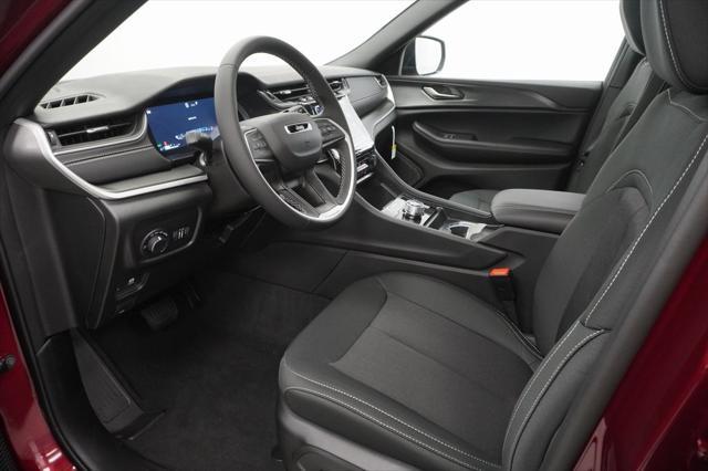 new 2025 Jeep Grand Cherokee car, priced at $34,875