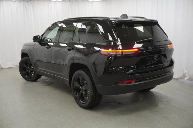 new 2025 Jeep Grand Cherokee car, priced at $46,280