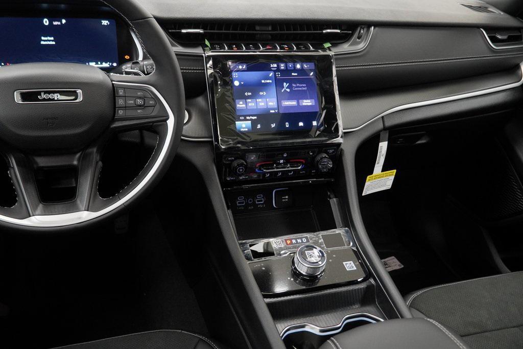 new 2025 Jeep Grand Cherokee car, priced at $38,885