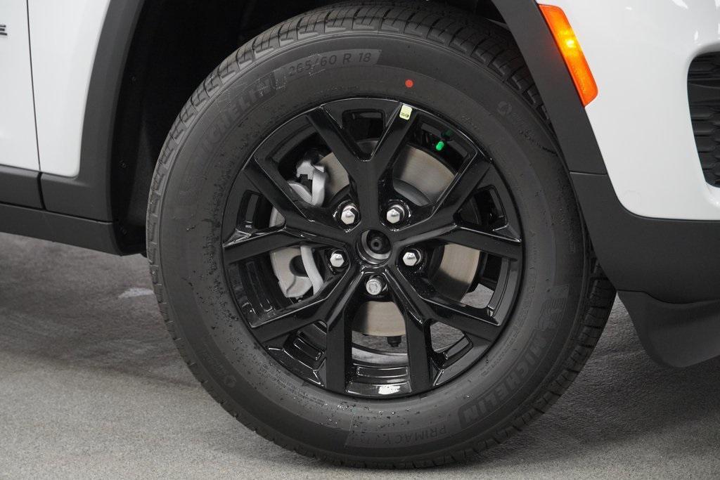 new 2025 Jeep Grand Cherokee car, priced at $38,885