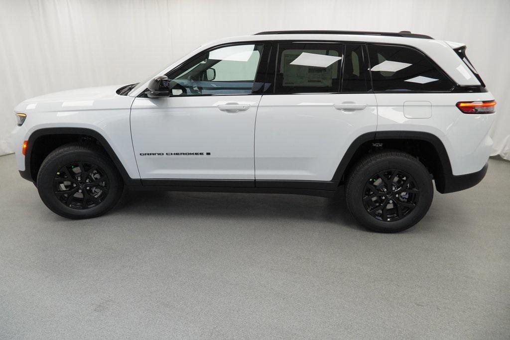 new 2025 Jeep Grand Cherokee car, priced at $38,885
