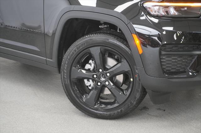 new 2025 Jeep Grand Cherokee car, priced at $41,375