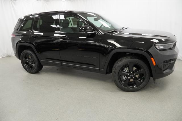 new 2025 Jeep Grand Cherokee car, priced at $41,375