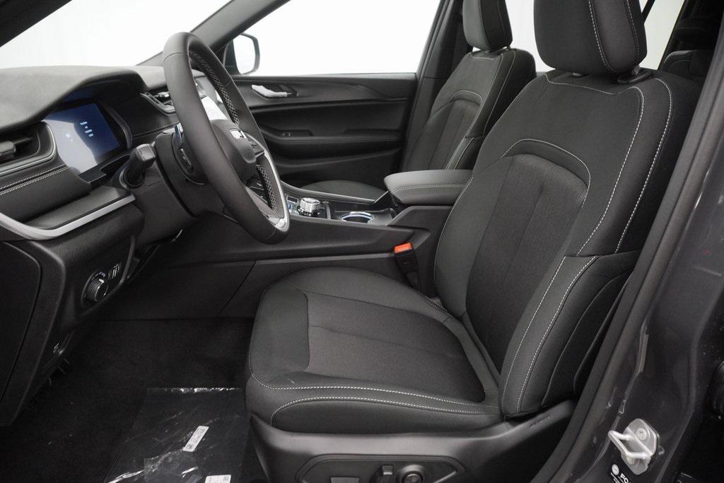 new 2025 Jeep Grand Cherokee L car, priced at $36,625