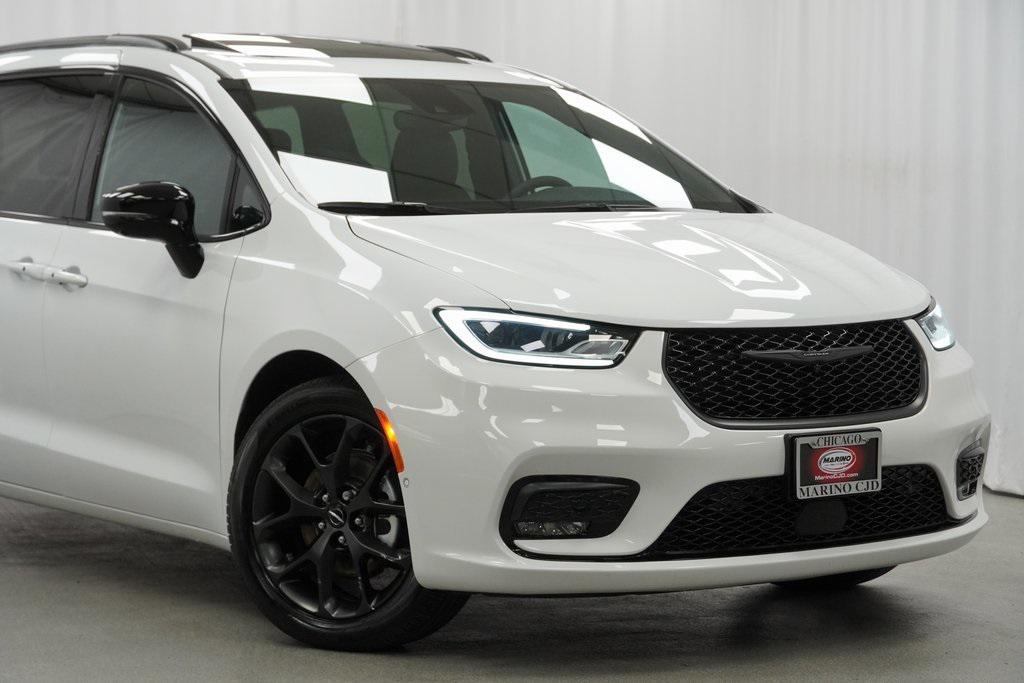 used 2024 Chrysler Pacifica car, priced at $36,994