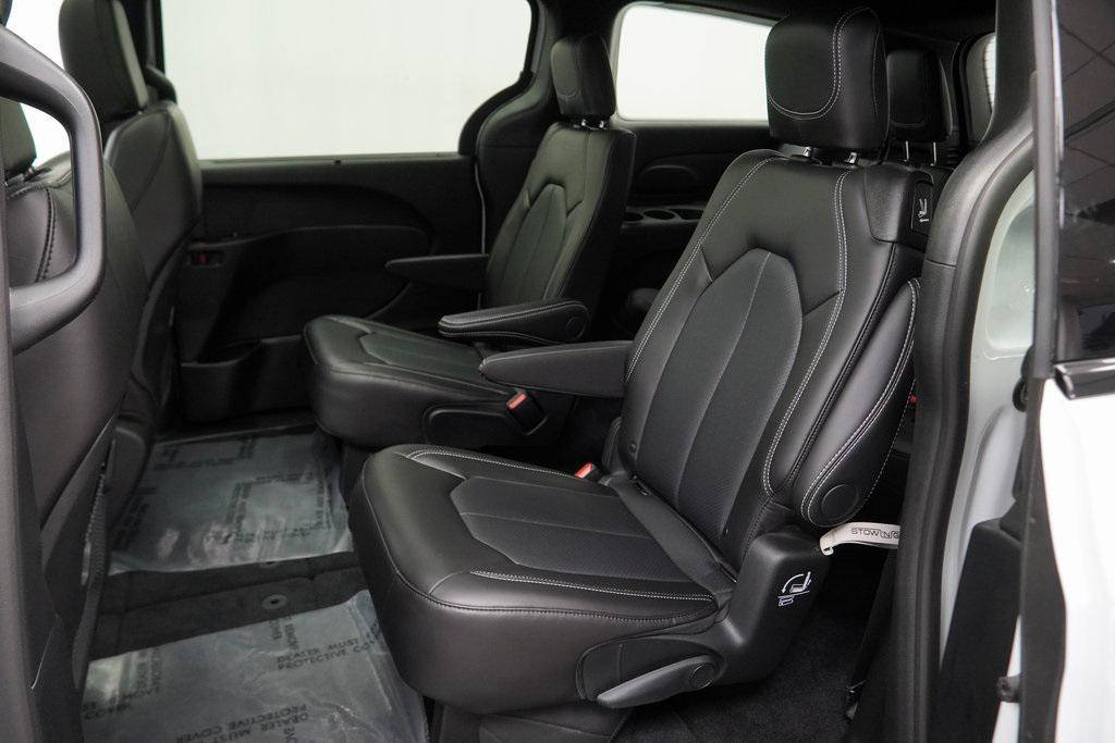 used 2024 Chrysler Pacifica car, priced at $36,994