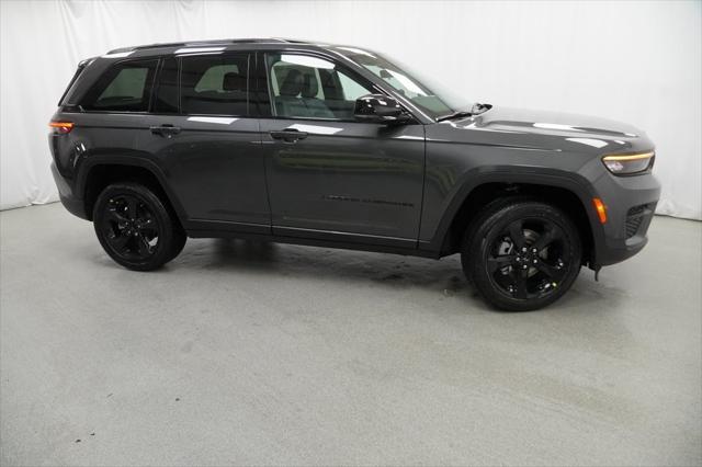 new 2025 Jeep Grand Cherokee car, priced at $40,675