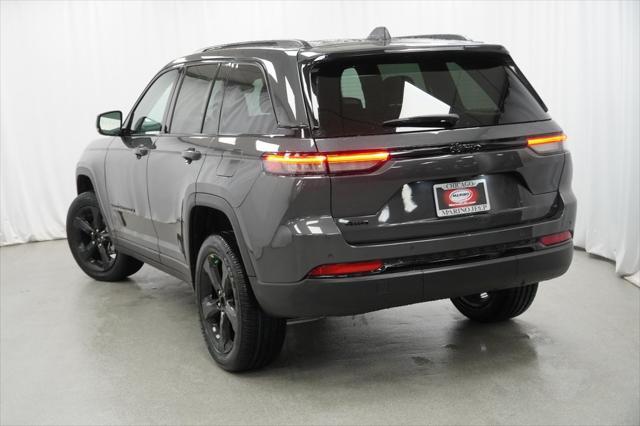 new 2025 Jeep Grand Cherokee car, priced at $40,675