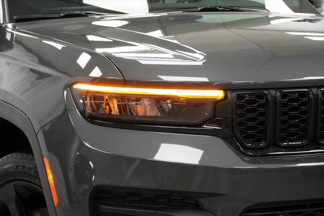 new 2025 Jeep Grand Cherokee car, priced at $40,675