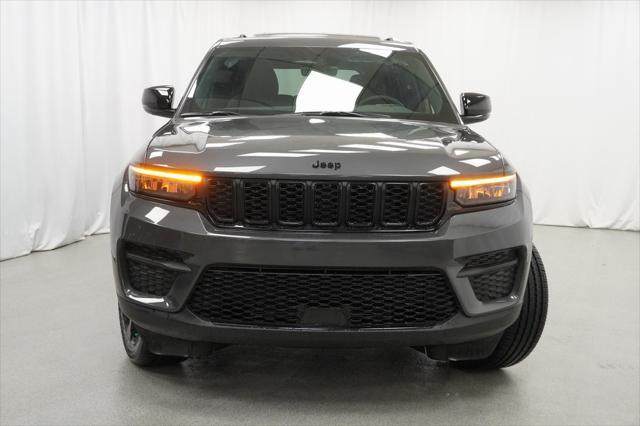 new 2025 Jeep Grand Cherokee car, priced at $40,675