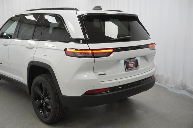new 2025 Jeep Grand Cherokee car, priced at $39,280