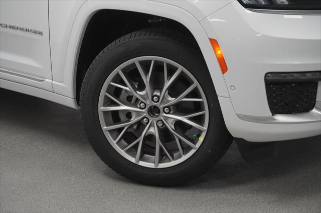 new 2025 Jeep Grand Cherokee L car, priced at $52,555