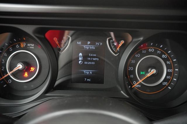 new 2025 Jeep Gladiator car, priced at $39,385
