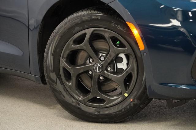 new 2025 Chrysler Pacifica Hybrid car, priced at $49,300
