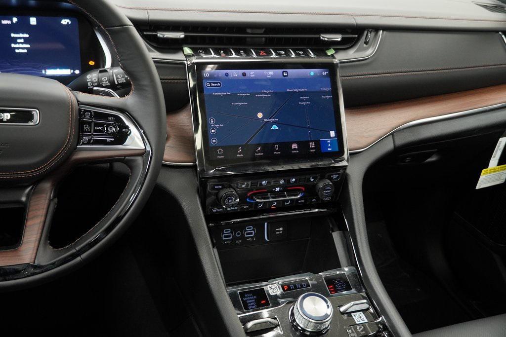 new 2025 Jeep Grand Cherokee car, priced at $55,425