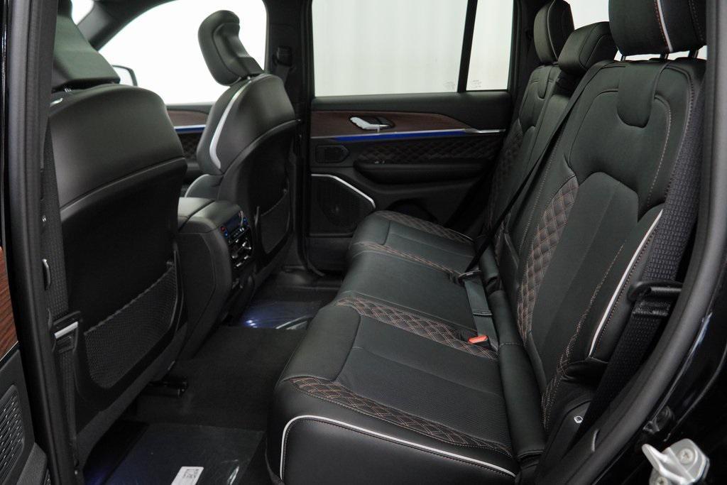 new 2025 Jeep Grand Cherokee car, priced at $55,425