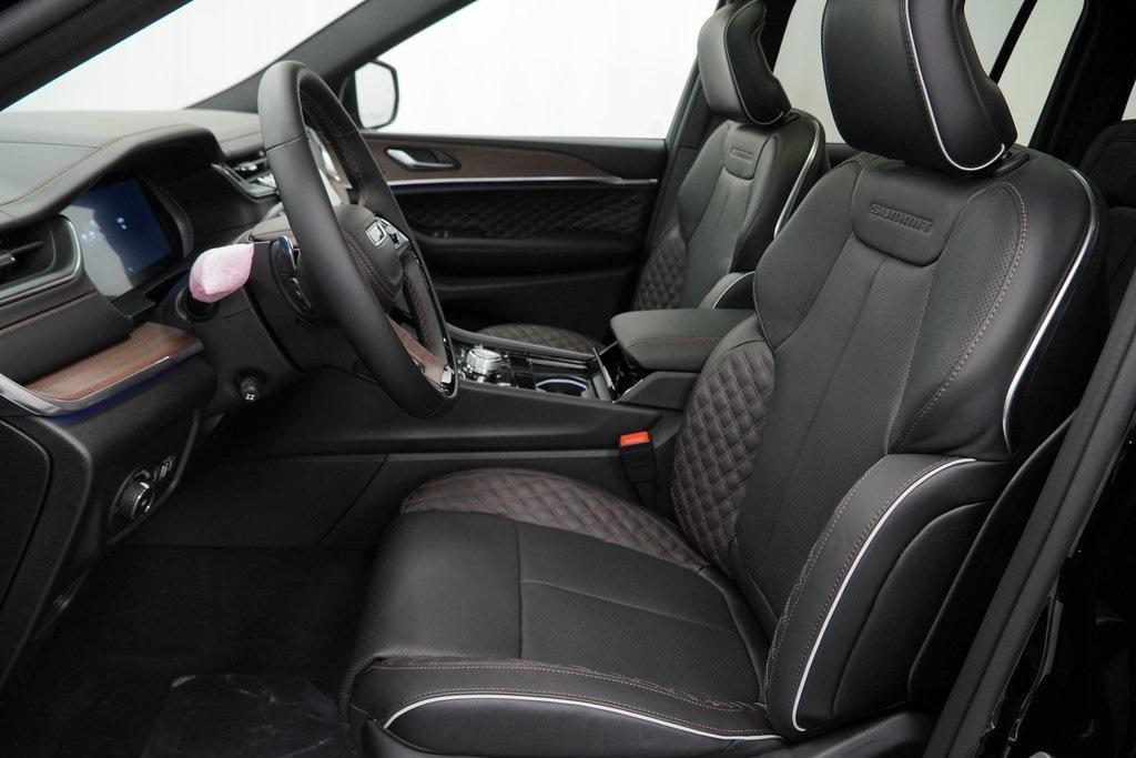 new 2025 Jeep Grand Cherokee car, priced at $55,425