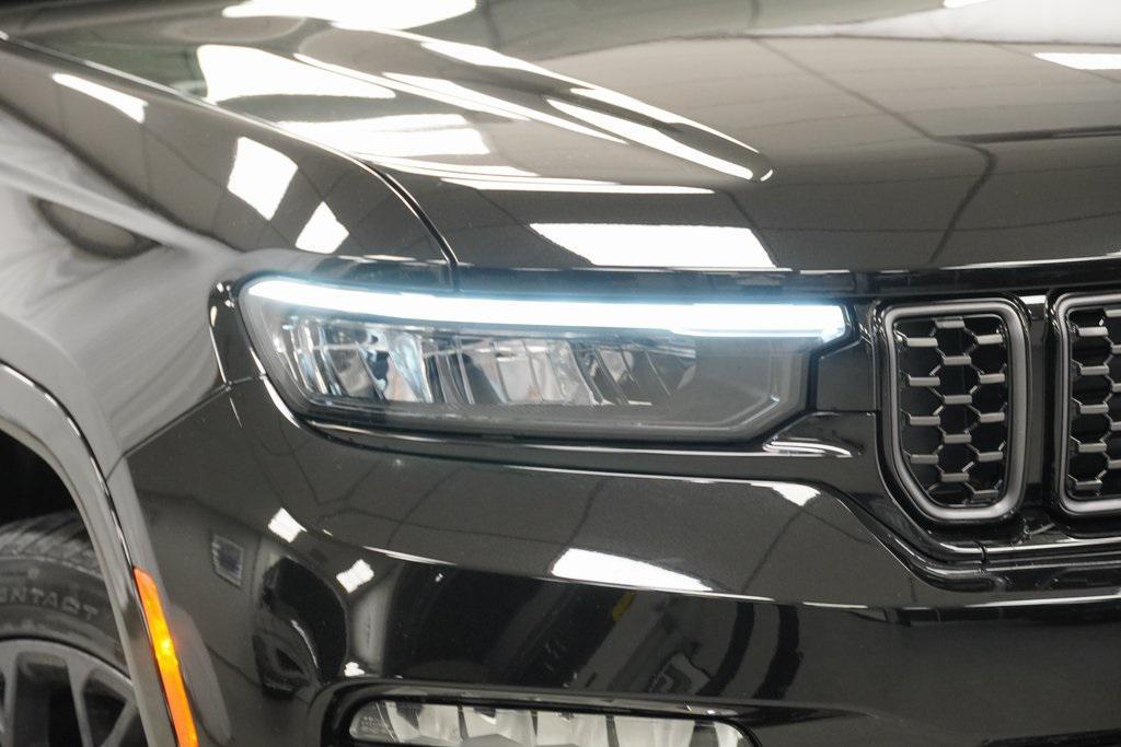 new 2025 Jeep Grand Cherokee car, priced at $55,425