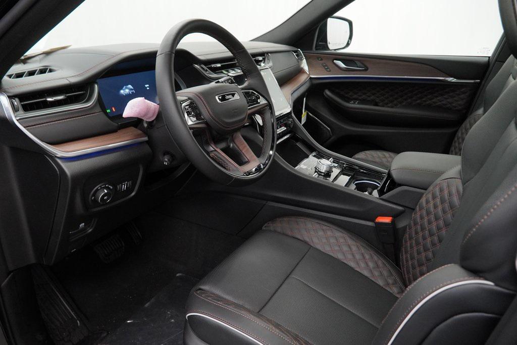 new 2025 Jeep Grand Cherokee car, priced at $55,425