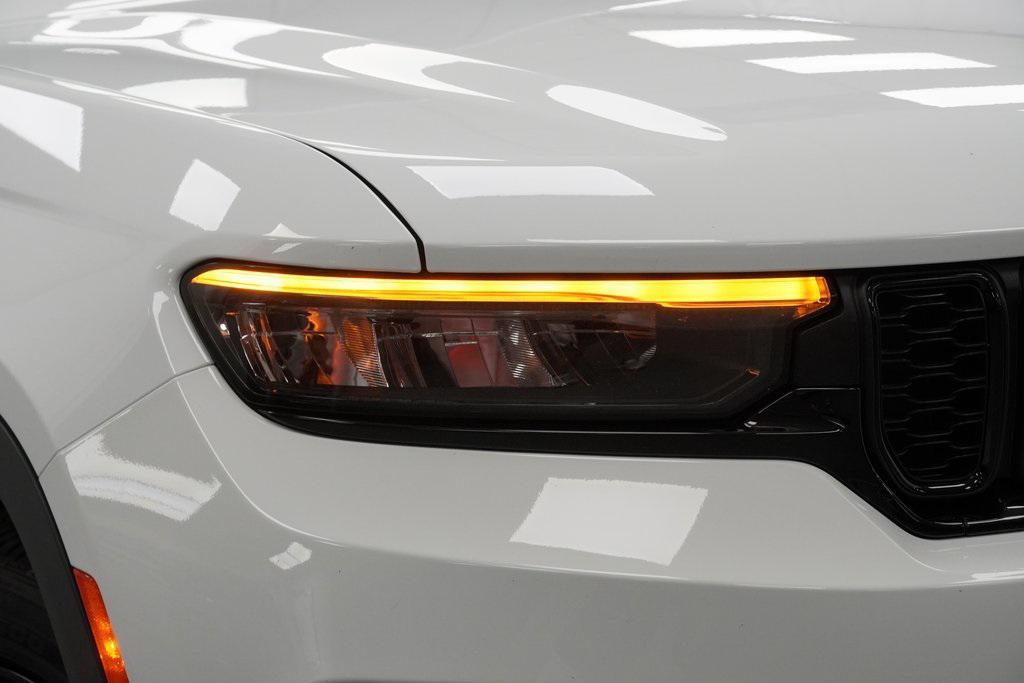 used 2023 Jeep Grand Cherokee car, priced at $34,194