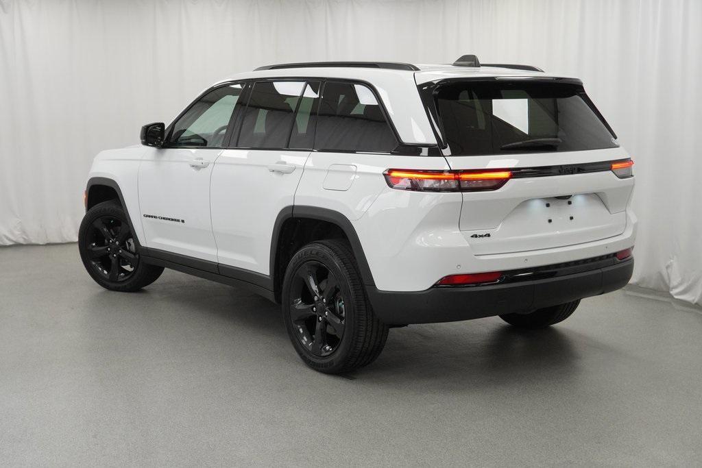 used 2023 Jeep Grand Cherokee car, priced at $34,194