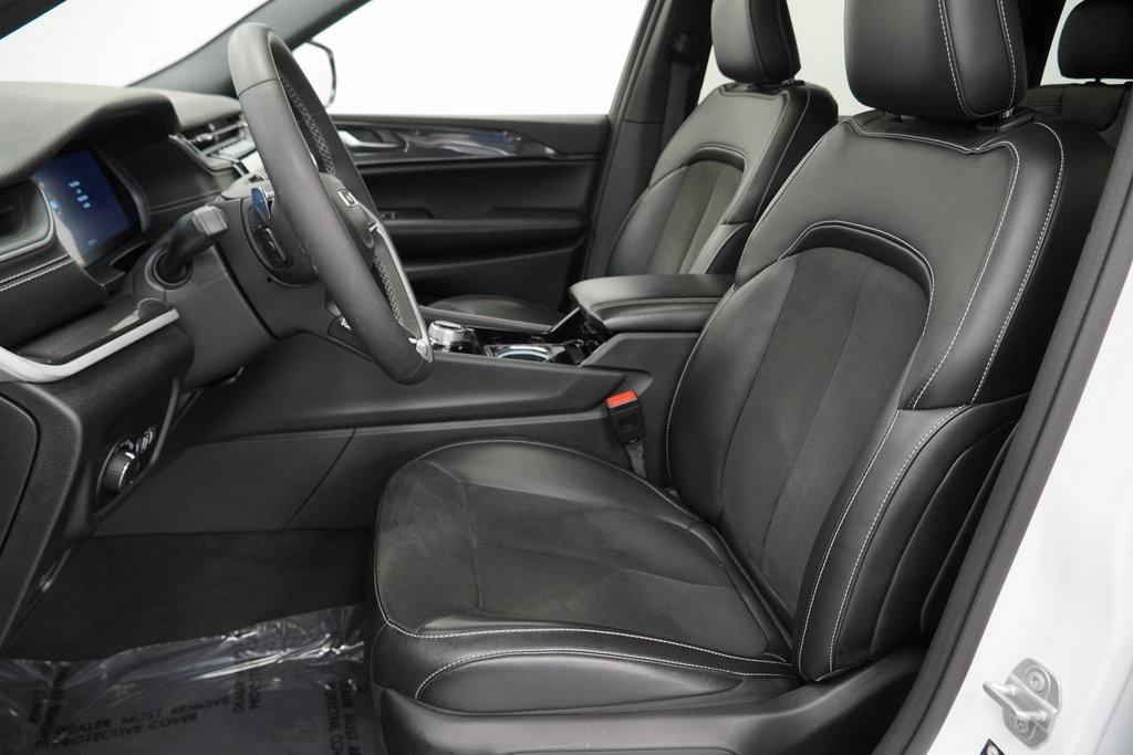 used 2023 Jeep Grand Cherokee car, priced at $34,194