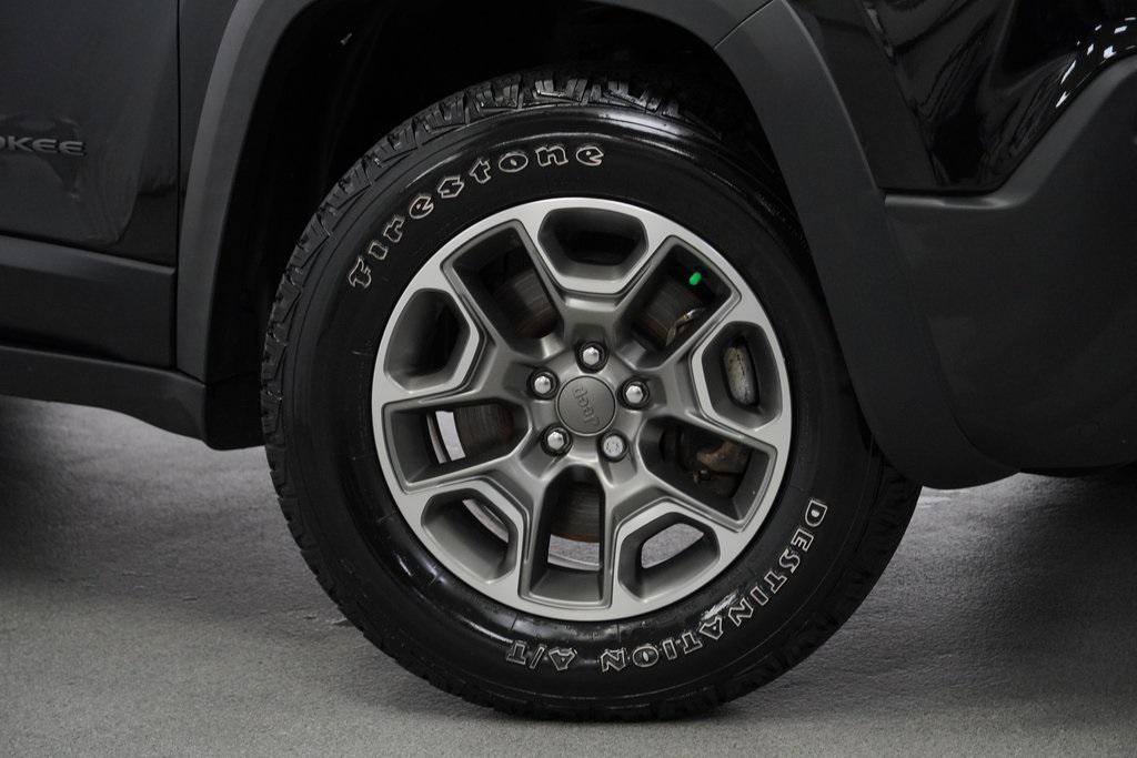 used 2022 Jeep Cherokee car, priced at $26,994
