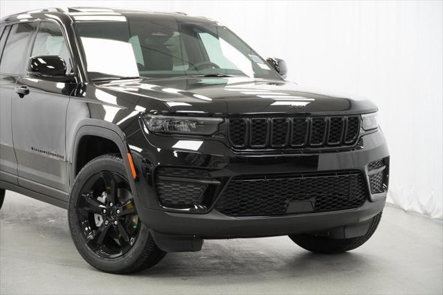 new 2025 Jeep Grand Cherokee car, priced at $43,175