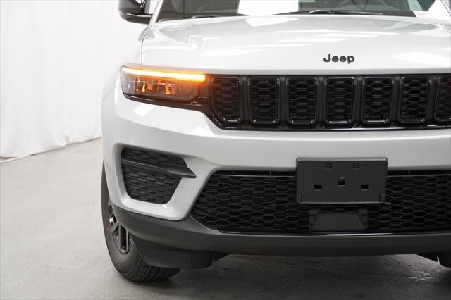 new 2025 Jeep Grand Cherokee car, priced at $38,530