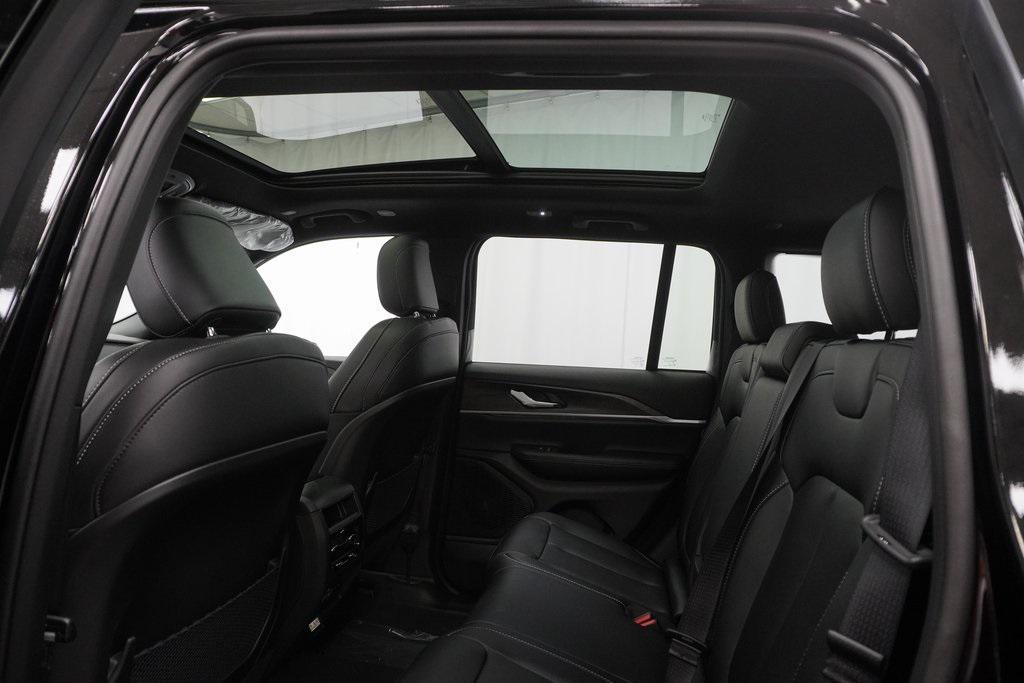 new 2025 Jeep Grand Cherokee car, priced at $42,760