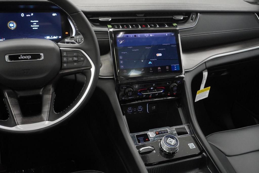 new 2025 Jeep Grand Cherokee car, priced at $42,760