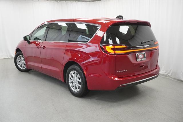 new 2025 Chrysler Pacifica car, priced at $39,940