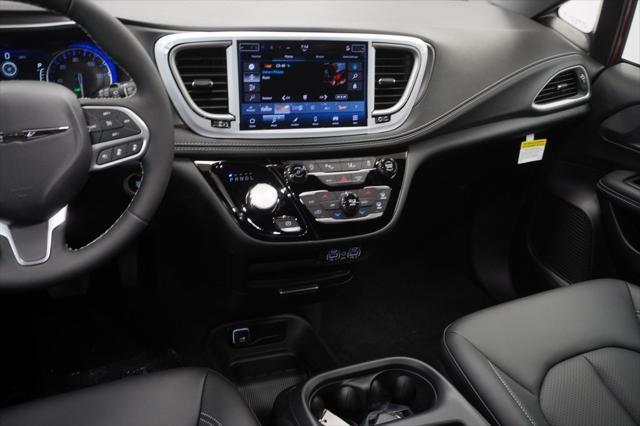 new 2025 Chrysler Pacifica car, priced at $39,940