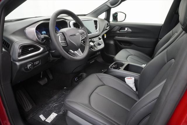 new 2025 Chrysler Pacifica car, priced at $39,940