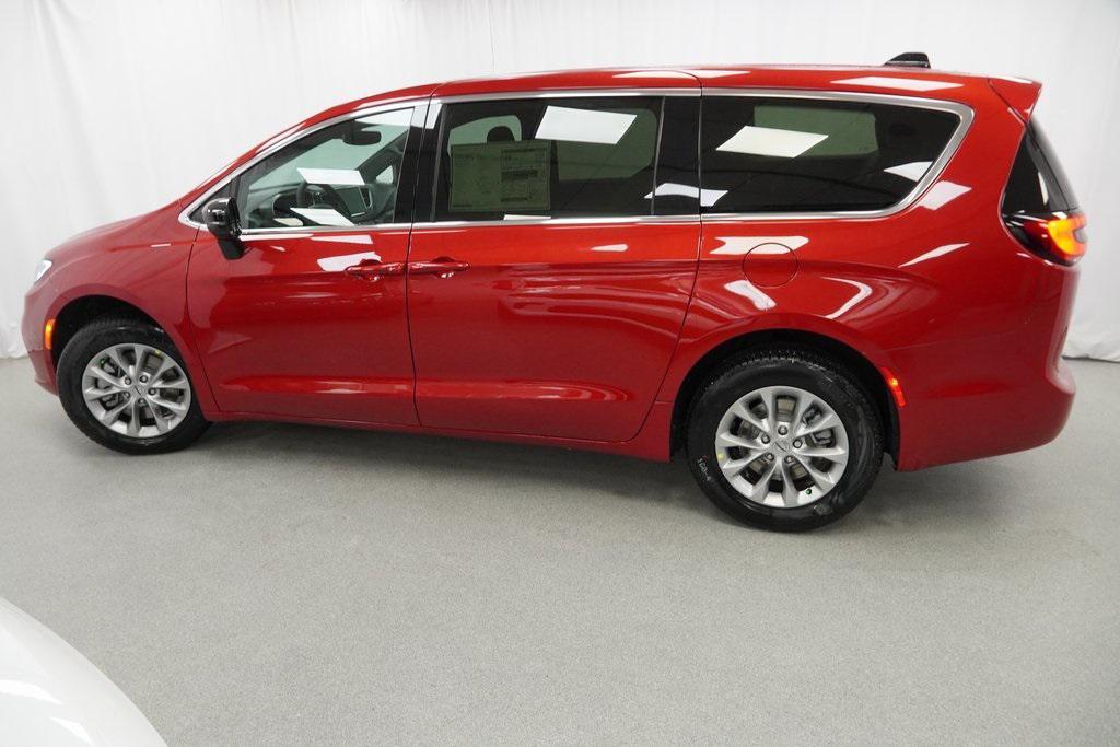 used 2025 Chrysler Pacifica car, priced at $39,494