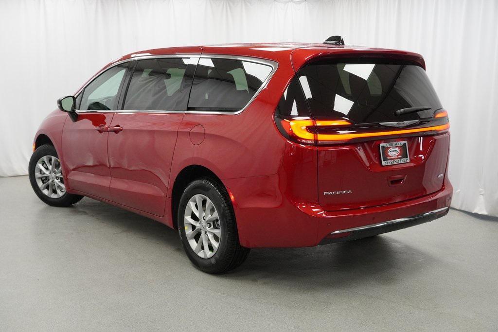 used 2025 Chrysler Pacifica car, priced at $39,494