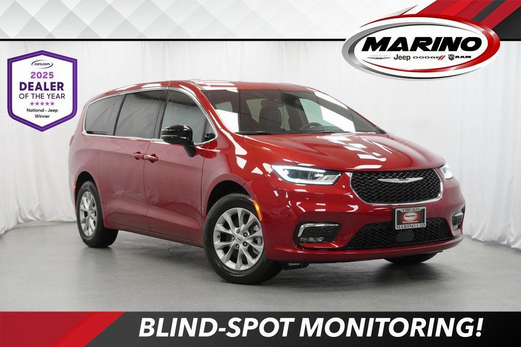 used 2025 Chrysler Pacifica car, priced at $39,494