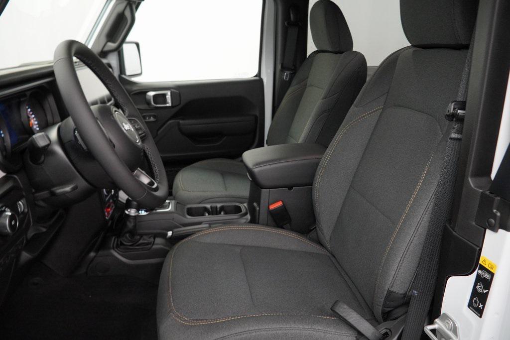 new 2025 Jeep Wrangler car, priced at $40,880