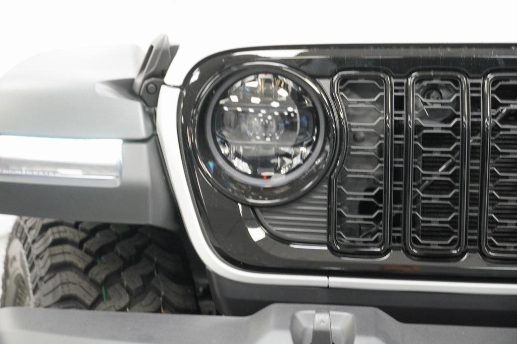 new 2025 Jeep Wrangler car, priced at $40,880