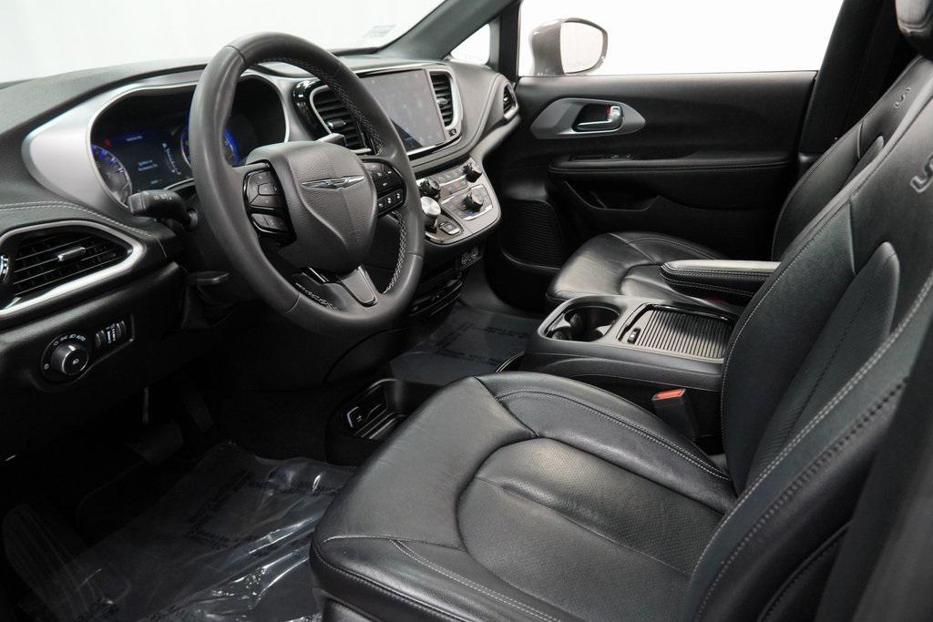used 2022 Chrysler Pacifica car, priced at $35,194