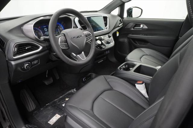 new 2025 Chrysler Pacifica car, priced at $41,445