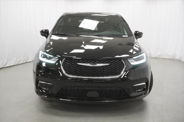 new 2025 Chrysler Pacifica car, priced at $41,445
