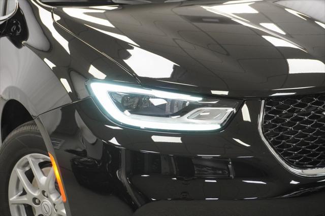 new 2025 Chrysler Pacifica car, priced at $41,445